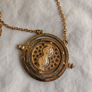 Harry Potter Hermione Time Turner Necklace - bronze color, rotating, hourglass